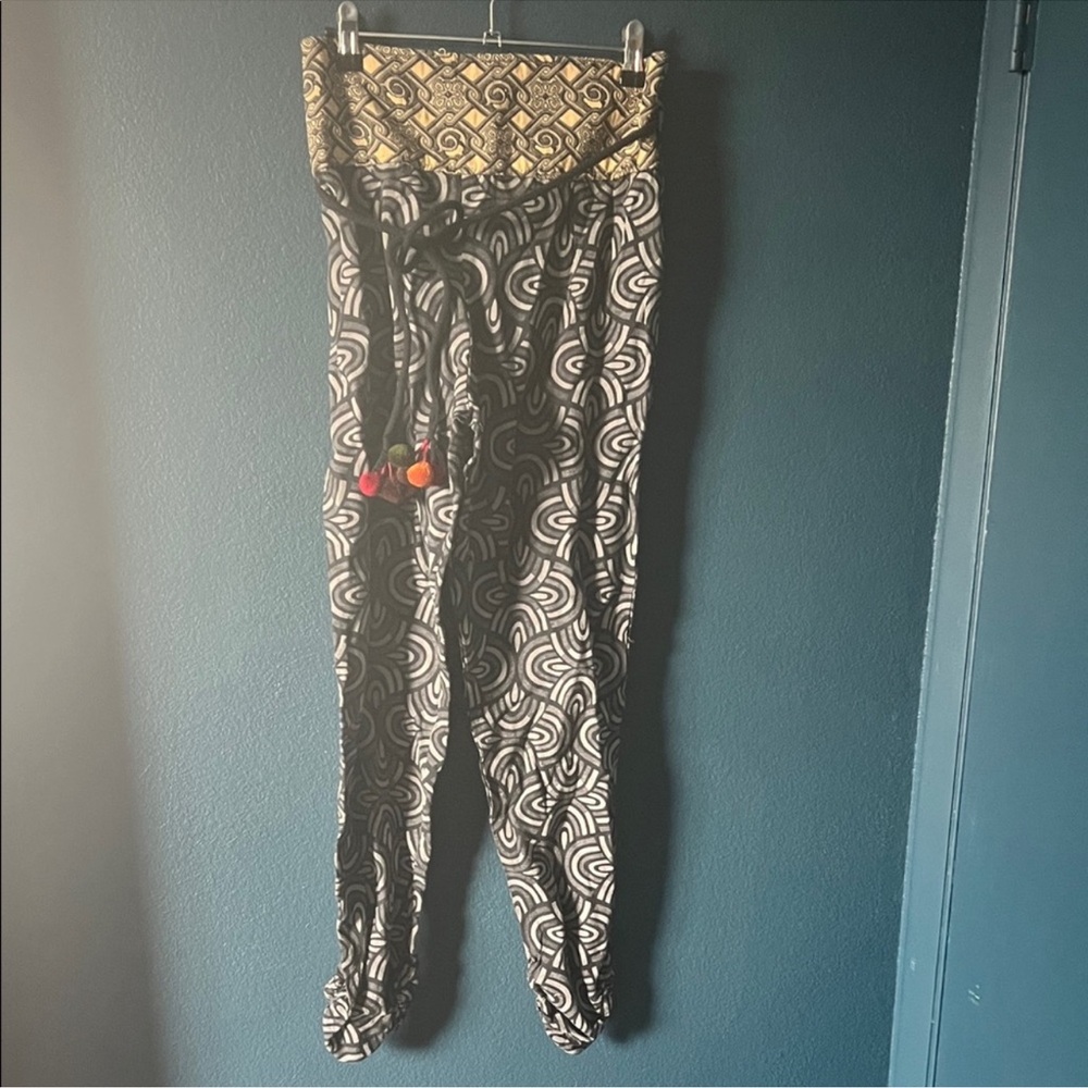 Patterned Black and Gold Pants